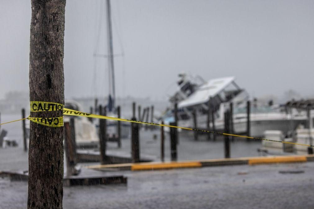 Furacão Milton cresce em tamanho e gera os primeiros tornados a caminho da Florida