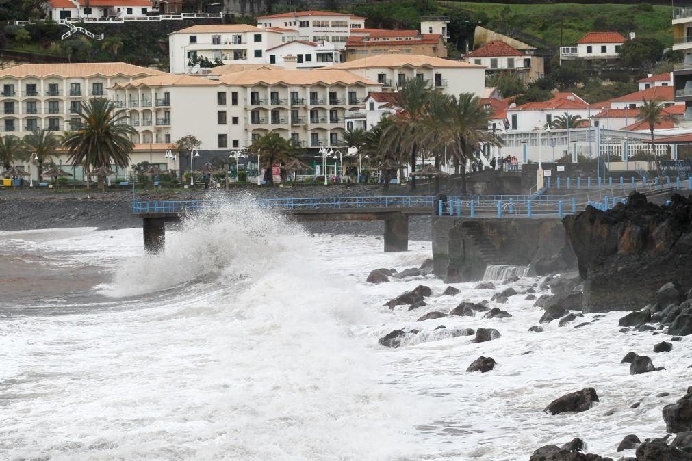 Capitania prolonga aviso de agitação marítima para a Madeira até segunda-feira