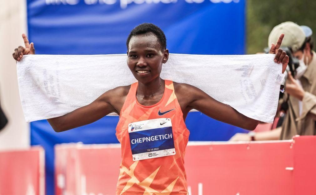 Queniana Ruth Chepngetich vence maratona de Boston com recorde mundial