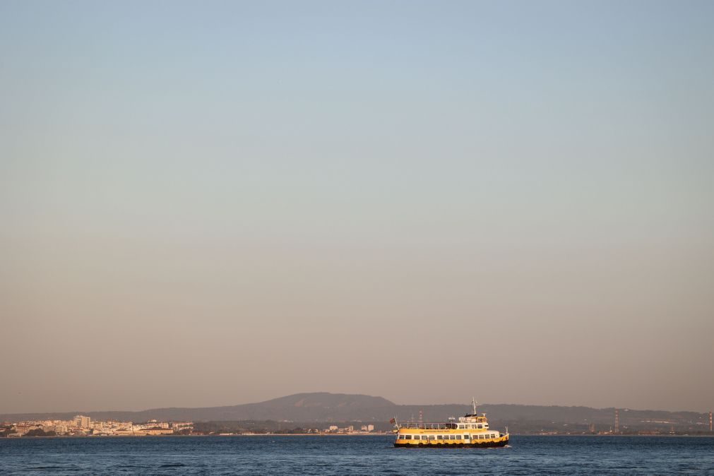 Ligação fluvial entre Trafaria e Lisboa continua suspensa até 17 de novembro