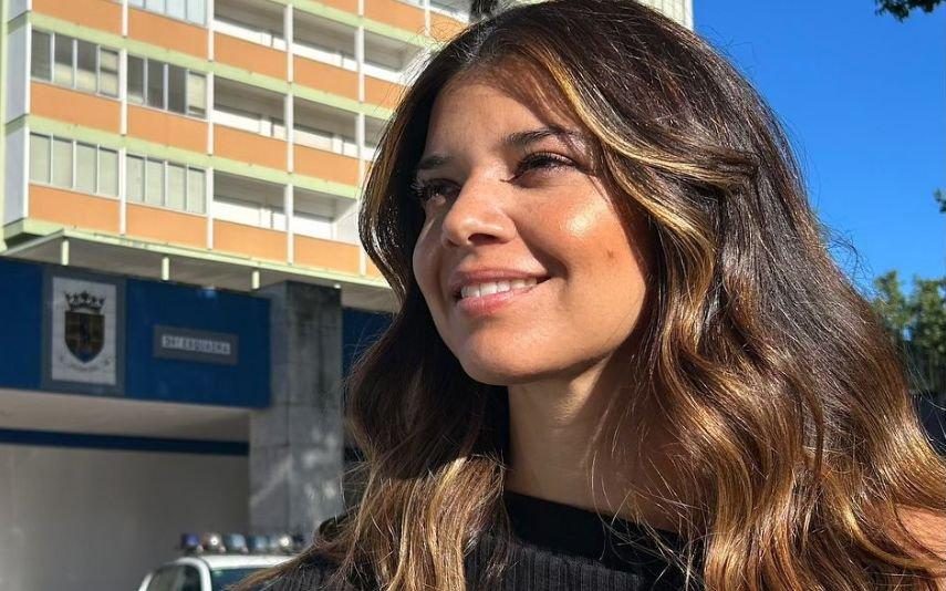 CNN Portugal Jornalista cercada no Bairro da Portela: