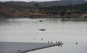 APA chumba plataforma de energia eólica e solar flutuante em Salamonde na Peneda-Gerês