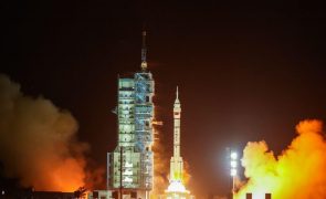 China apresenta nova tripulação da sua estação espacial