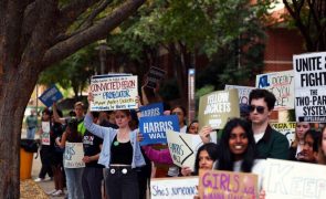 Muita indignação contra Trump mas pouca confiança na vitória democrata em protesto em Atlanta