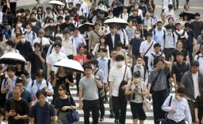 Banco central japonês mantém taxas de juro enquanto analisa impacto das eleições