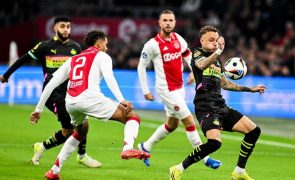 Ajax vence 'clássico' e acaba com invencibilidade do PSV no campeonato