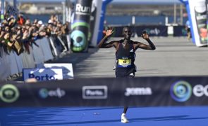 Ugandês Abel Chelangat vence 20.ª edição da Maratona do Porto