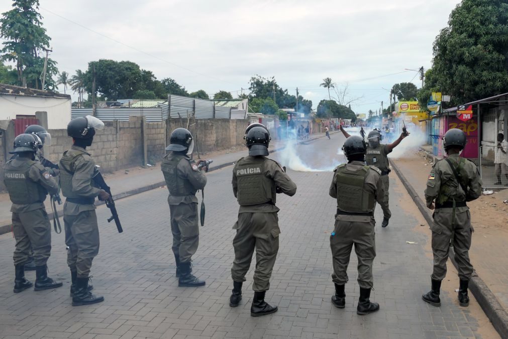 Polícia usa gás lacrimogéneo para dispersar manifestação no centro de Maputo