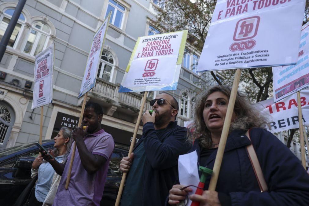 Técnicos auxiliares de saúde dizem que lei da nova carreira discrimina e pedem revisão