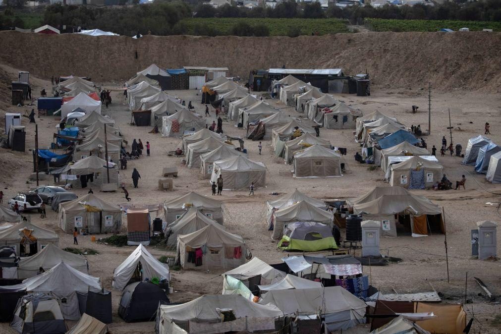 Maioria dos campos de refugiados vai ter o dobro de dias de calor até 2050