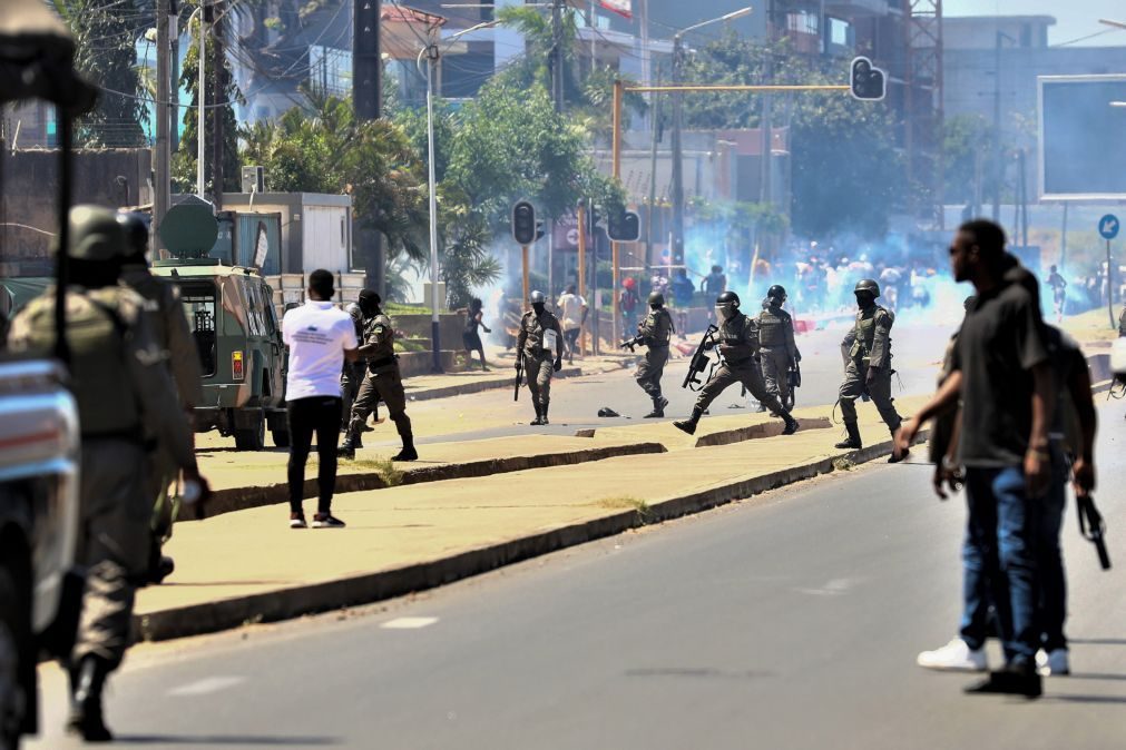 Pelo menos 11 mortos e 16 baleados em manifestações desde quarta-feira em Moçambique