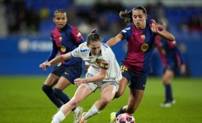 Kika Nazareth assiste na goleada do FC Barcelona ante Real Madrid