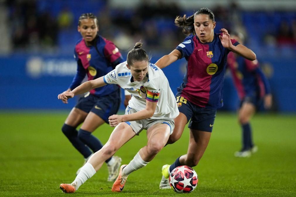 Kika Nazareth assiste na goleada do FC Barcelona ante Real Madrid