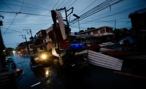 Pelo menos oito pessoas morreram na passagem do tufão Man-yi nas Filipinas