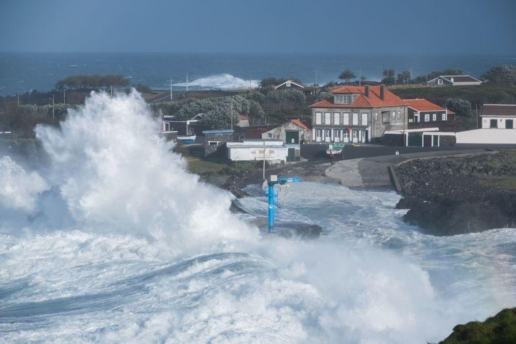 Açores com avisos amarelos por causa  da agitação marítima, vento e precipitação