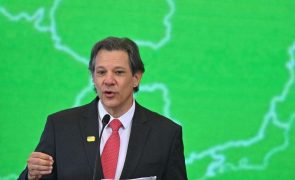 Governo brasileiro anuncia cortes na despesa de 11 mil milhões de euros em dois anos