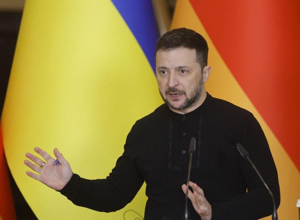 Zelensky anuncia aumento da produção de mísseis