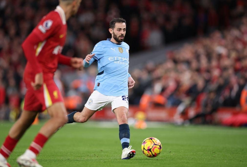 Bernardo marca no regresso do City às vitórias, líder Liverpool 'tropeça'