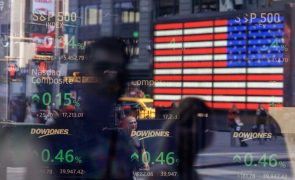 Wall Street fecha sem rumo mas com recordes do S&P500 e Nasdaq