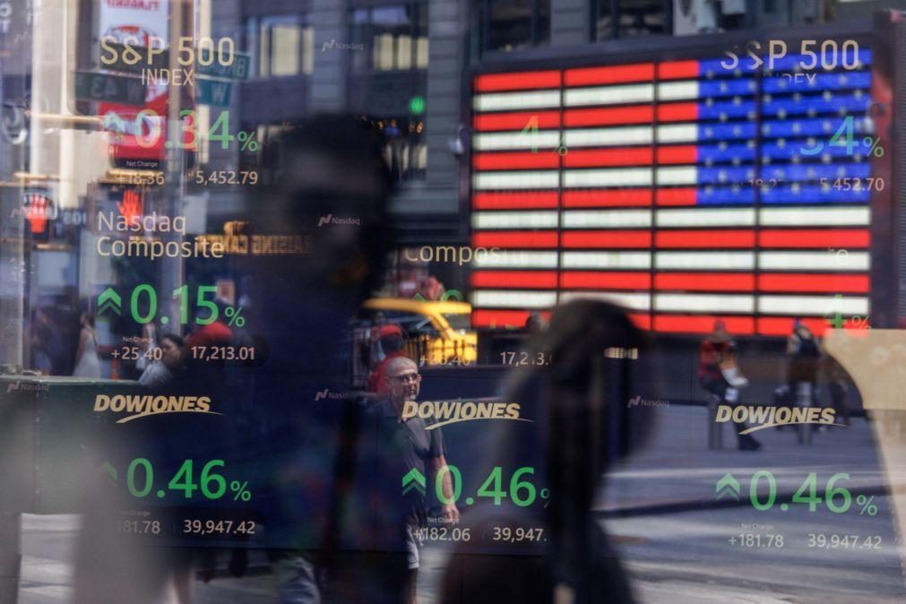 Wall Street fecha sem rumo mas com recordes do S&P500 e Nasdaq