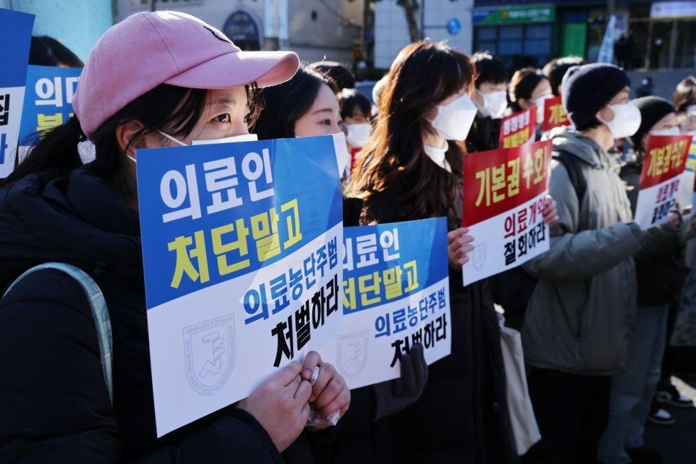 Voz das mulheres jovens ouve-se nos protestos e está a ser reconhecida na Coreia do Sul