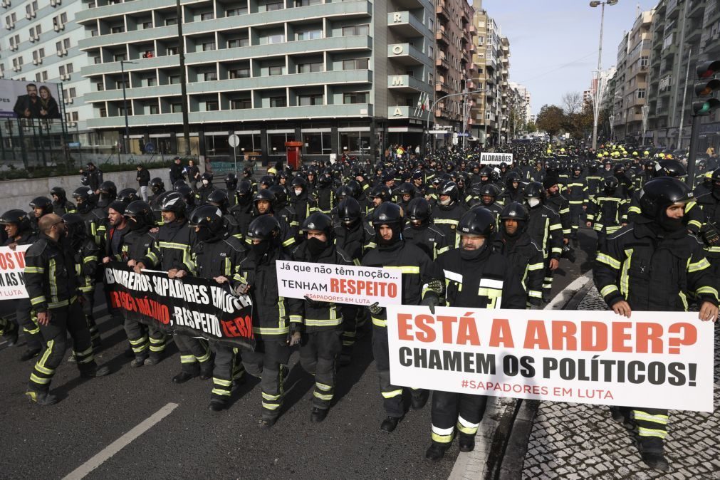 Sapadores ameaçam voltar aos protestos em janeiro se Governo não retomar negociações