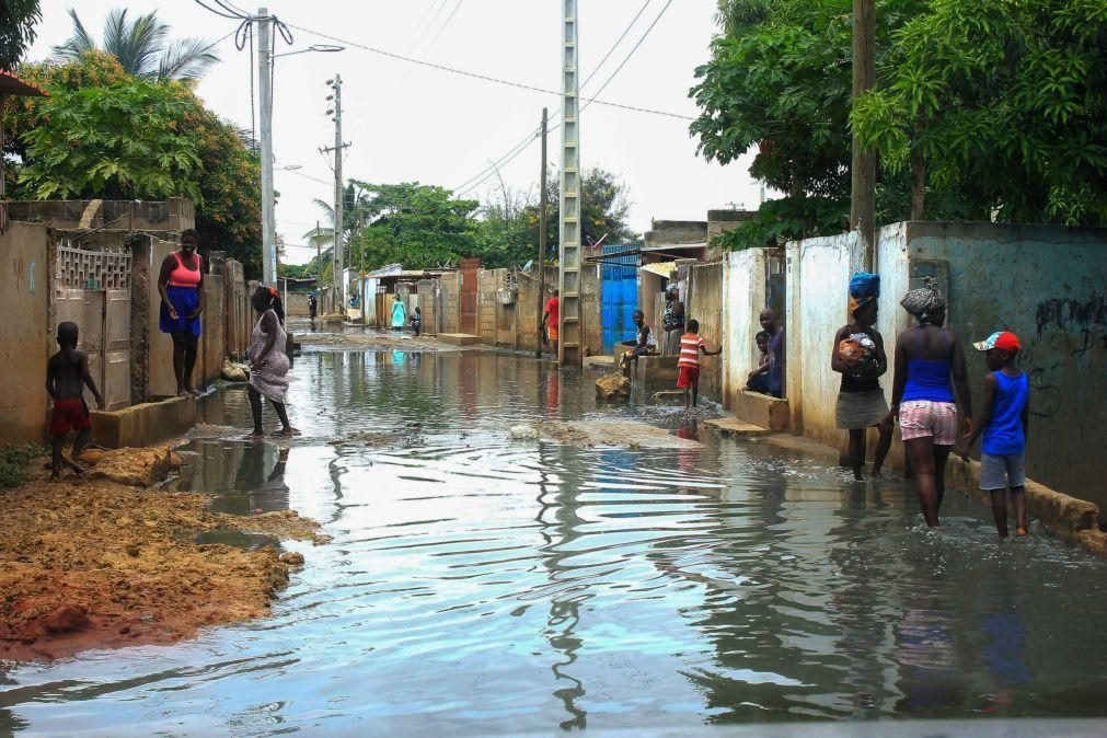 Um morto e mais de cem famílias desalojadas em Luanda devido às chuvas