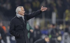 Fenerbahçe de Mourinho perde com Athletic Bilbau e complica apuramento direto