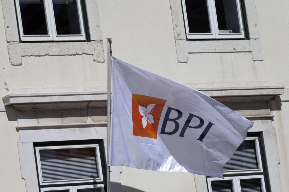 Fitch sobe 'rating' do BPI para A- com perspetiva estável