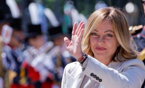 Primeira-ministra italiana vai deixar presidência dos Conservadores Europeus