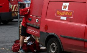 Governo britânico aprova venda da Royal Mail a multimilionário checo