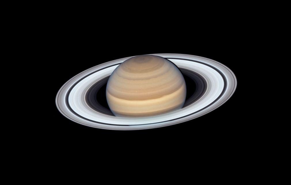 Anéis de Saturno podem ser mais antigos do que se pensava