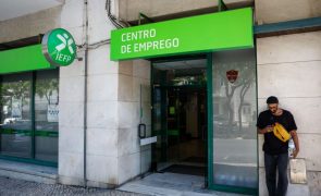 Desemprego registado acelera para 3,3% em novembro