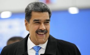 Maduro propõe reforma constitucional para democratizar Venezuela