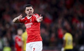 Benfica, com 'bis' de Amdouni, bate Estoril-Praia (3-0) e passa natal no topo