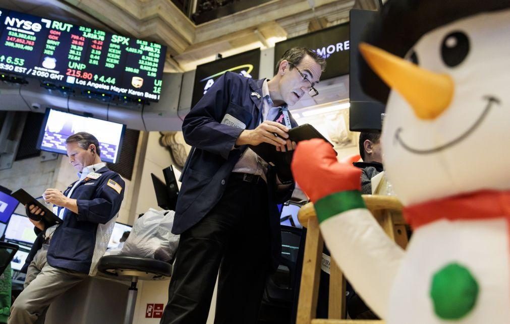 Wall Street negoceia em baixa após o Natal