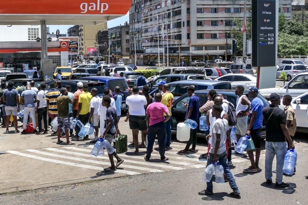 Maputo quase sem combustíveis e com filas de centenas de metros