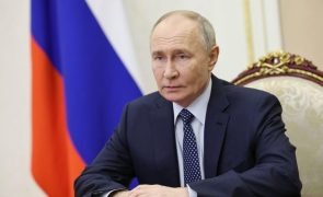 Putin admite fogo da defesa aérea russa no momento da queda de avião do Azerbaijão