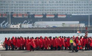 Polícia espanhola prende suspeitos de matarem migrantes em barco rumo às Canárias