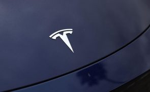 Vendas da Tesla caem pela primeira vez desde 2015