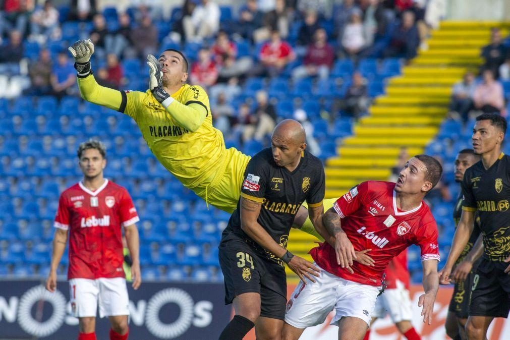 Santa Clara cede 'nulo' com Farense e cai para o quinto lugar da I Liga