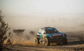 Portugueses atrasam-se na primeira parte da etapa de 48 horas do Dakar