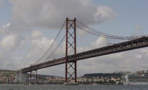 Colisão entre 'ferry' e barco de pescadores no Tejo deixa dois desaparecidos e dois feridos