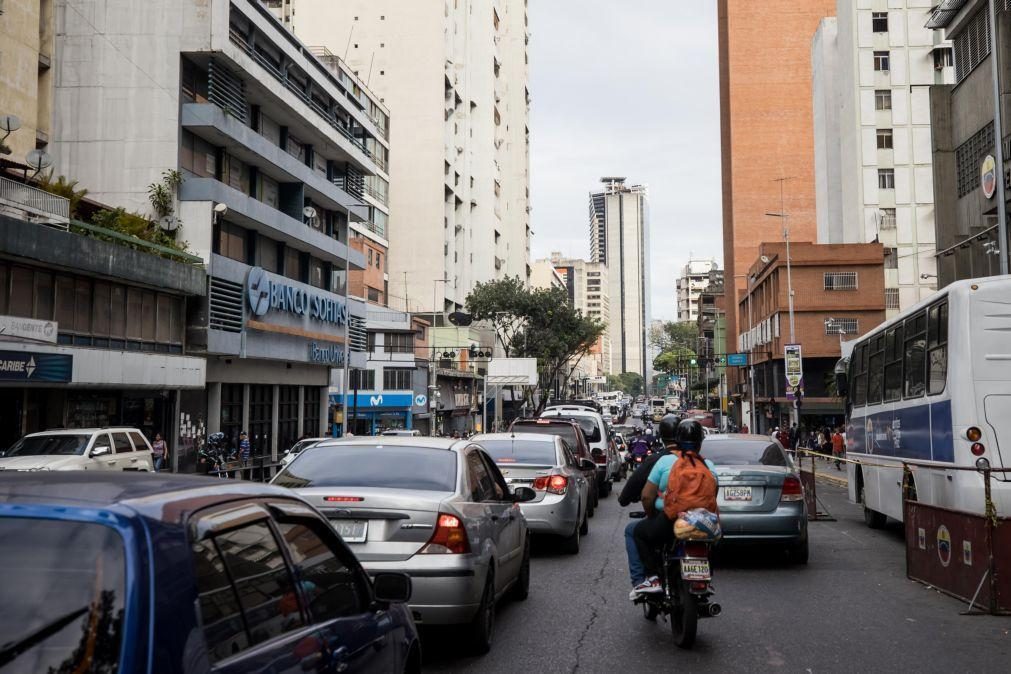 Embaixada de Portugal em Caracas divulga telefones de emergência na Venezuela