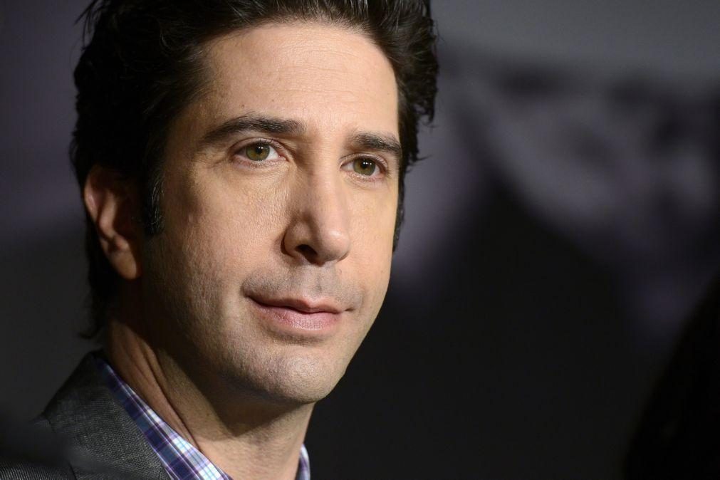 Ator David Schwimmer estudou botânica para protagonizar comédia de terror 