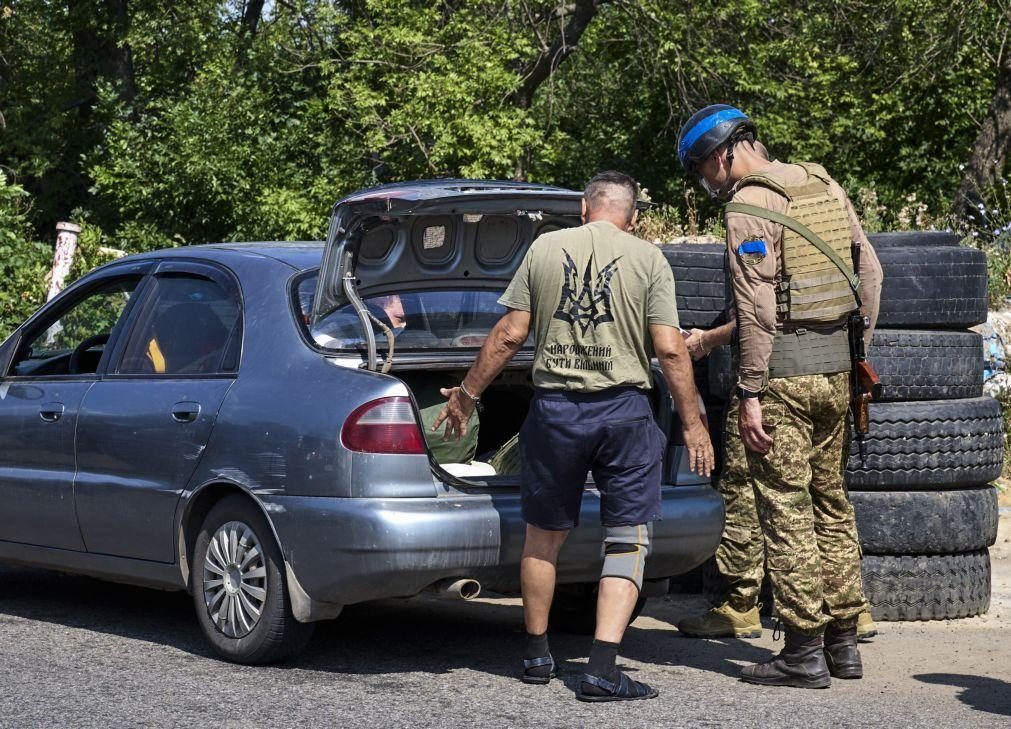 Polícia ucraniana realiza mais de 600 buscas contra redes de refratários militares