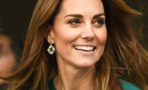 Kate Middleton visita hospital após tratamento bem sucedido contra o cancro