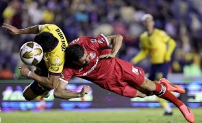 Paulinho prolonga contrato com mexicano Toluca até 2028