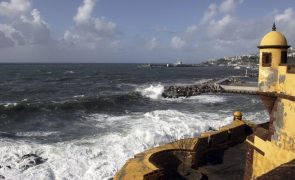 Capitania do Funchal prolonga avisos para mar da Madeira