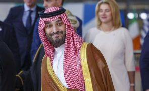 Arábia Saudita diz a Trump que quer investir 600 mil milhões de dólares nos EUA